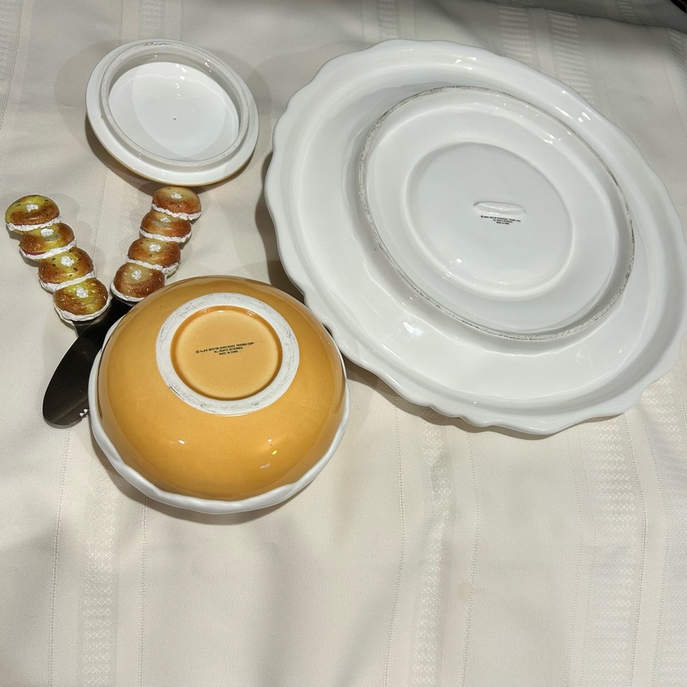 Ceramic Bagel Dish Set - Picture 6 of 6